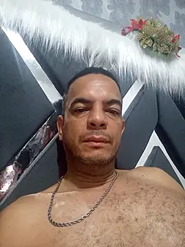 Snapshot of latinmartin73 chatting on 01-04-25, 04:22 latinmartin73 online show from 01-04-25, 04:22
