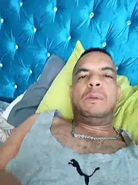 Snapshot of latinmartin73 chatting on 01-11-25, 11:34 latinmartin73 online show from 01-11-25, 11:34