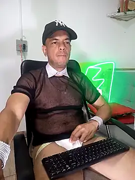 Snapshot of latinmartin73 chatting on 01-15-25, 12:41 latinmartin73 online show from 01-15-25, 12:41