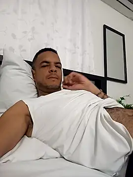 Snapshot of latinmartin73 chatting on 01-17-25, 03:23 latinmartin73 online show from 01-17-25, 03:23