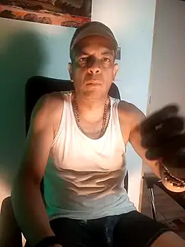 Snapshot of latinmartin73 chatting on 01-21-25, 12:15 latinmartin73 online show from 01-21-25, 12:15