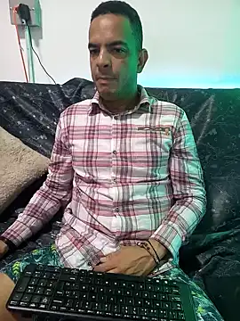 Snapshot of latinmartin73 chatting on 01-22-25, 12:38 latinmartin73 online show from 01-22-25, 12:38