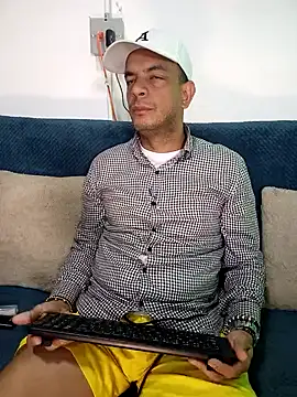 Snapshot of latinmartin73 chatting on 01-24-25, 02:07 latinmartin73 online show from 01-24-25, 02:07