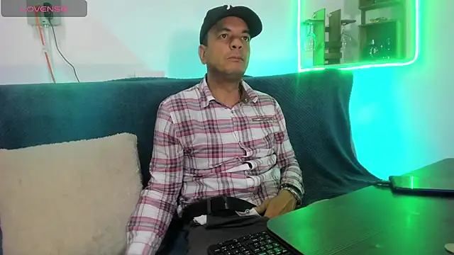 Snapshot of latinmartin73 chatting on 01-28-25, 11:28 latinmartin73 online show from 01-28-25, 11:28