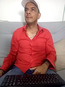 Snapshot of latinmartin73 chatting on 02-08-25, 10:40 latinmartin73 online show from 02-08-25, 10:40