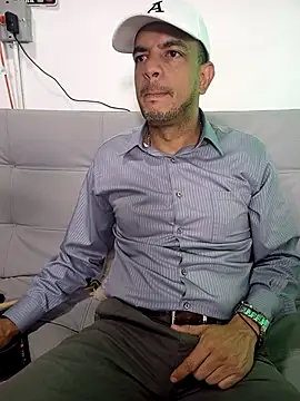Snapshot of latinmartin73 chatting on 02-12-25, 01:09 latinmartin73 online show from 02-12-25, 01:09