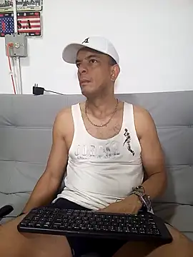 Snapshot of latinmartin73 chatting on 02-13-25, 11:37 latinmartin73 online show from 02-13-25, 11:37