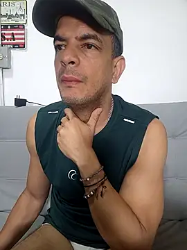 Snapshot of latinmartin73 chatting on 02-15-25, 11:50 latinmartin73 online show from 02-15-25, 11:50