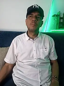Snapshot of latinmartin73 chatting on 02-27-25, 01:16 latinmartin73 online show from 02-27-25, 01:16