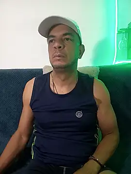 Snapshot of latinmartin73 chatting on 03-15-25, 02:35 latinmartin73 online show from 03-15-25, 02:35