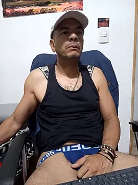 Snapshot of latinmartin73 chatting on 09-14-25, 01:49 latinmartin73 online show from 09-14-25, 01:49