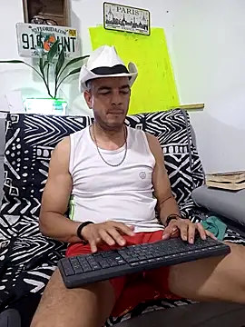 Snapshot of latinmartin73 chatting on 09-15-25, 02:44 latinmartin73 online show from 09-15-25, 02:44