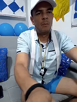 Snapshot of latinmartin73 chatting on 09-23-25, 12:46 latinmartin73 online show from 09-23-25, 12:46