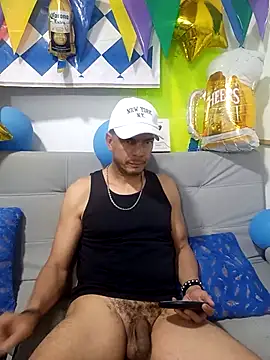 Snapshot of latinmartin73 chatting on 09-29-25, 03:00 latinmartin73 online show from 09-29-25, 03:00