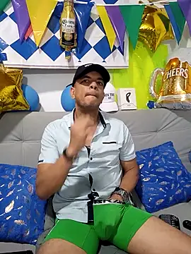 Snapshot of latinmartin73 chatting on 10-03-25, 12:07 latinmartin73 online show from 10-03-25, 12:07