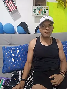 Snapshot of latinmartin73 chatting on 10-08-25, 10:51 latinmartin73 online show from 10-08-25, 10:51