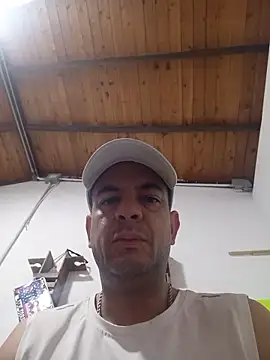 Snapshot of latinmartin73 chatting on 10-26-25, 01:28 latinmartin73 online show from 10-26-25, 01:28