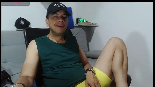 latinmartin73 online show from 04-10-26, 12:27