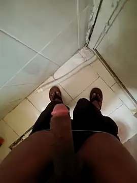 Snapshot of loveme99004 chatting on 02-06-26, 02:27 loveme99004 online show from 02-06-26, 02:27