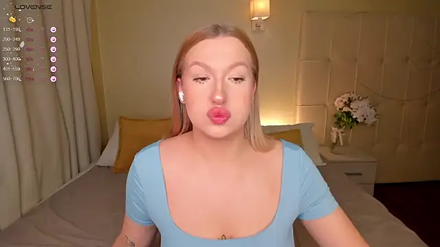 Emma  Leee online show from 01-27-25, 01:05