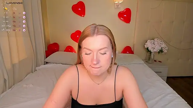 Emma  Leee online show from 02-18-25, 04:04