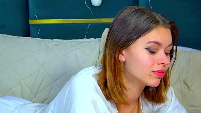 Snapshot of PollyLanders chatting on 12-27-24, 04:47 PollyLanders online show from 12-27-24, 04:47