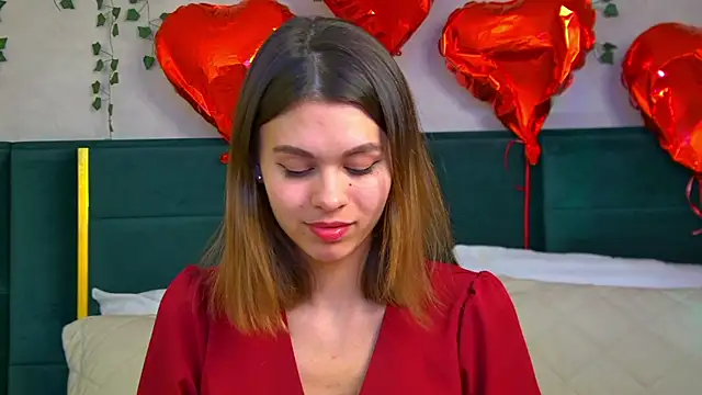 Snapshot of PollyLanders chatting on 02-14-25, 10:58 PollyLanders online show from 02-14-25, 10:58