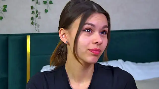 Snapshot of PollyLanders chatting on 02-20-25, 06:50 PollyLanders online show from 02-20-25, 06:50