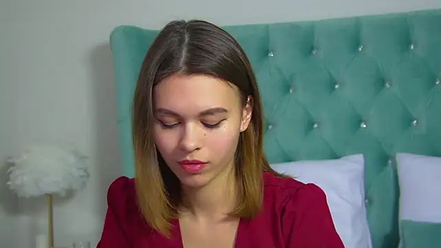 Snapshot of PollyLanders chatting on 03-13-25, 10:26 PollyLanders online show from 03-13-25, 10:26