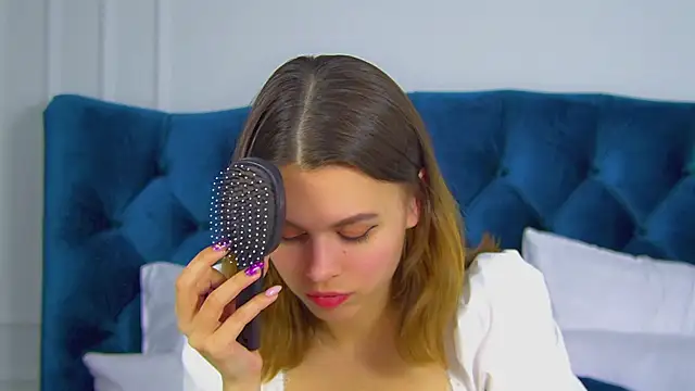 Snapshot of PollyLanders chatting on 03-23-25, 04:27 PollyLanders online show from 03-23-25, 04:27