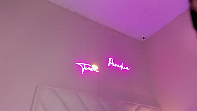 Snapshot of dani_skinny_ chatting on 09-17-25, 11:45 dani skinny online show from 09-17-25, 11:45