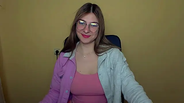 Luna Lush  online show from 10-20-25, 09:54