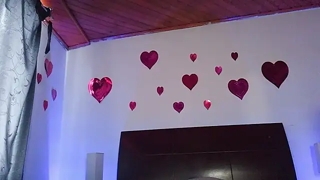 luccycollins  online show from 02-11-26, 03:17