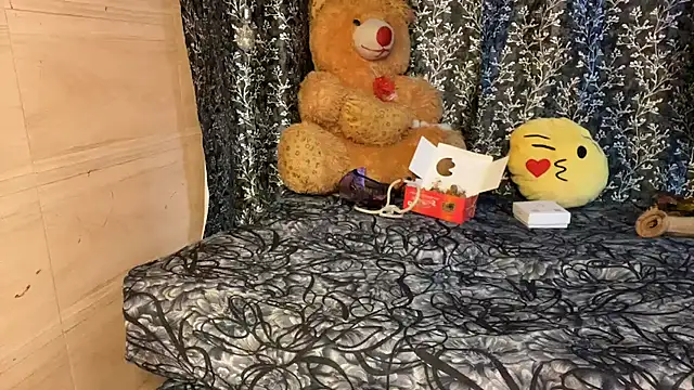 Snapshot of mystical_zara chatting on 02-05-25, 01:26 mystical zara online show from 02-05-25, 01:26