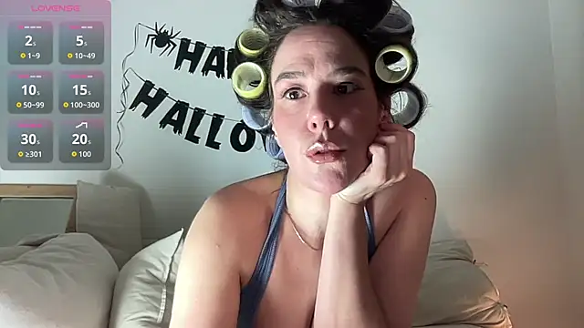 MilkyHoneyLullabies online show from 10-30-25, 01:45