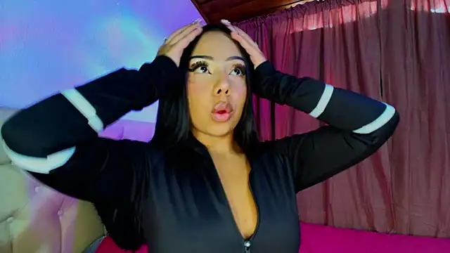 Snapshot of DafneMillers chatting on 01-28-25, 06:49 DafneMillers online show from 01-28-25, 06:49