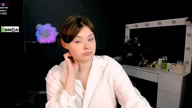 nikole kitt online show from 02-11-25, 01:41
