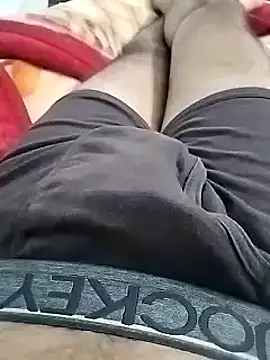 Snapshot of luckylads0037 chatting on 03-19-25, 05:50 luckylads0037 online show from 03-19-25, 05:50