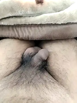 Snapshot of luckylads0037 chatting on 12-17-25, 07:25 luckylads0037 online show from 12-17-25, 07:25