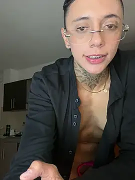  PhillipBrown online show from 12-21-24, 04:46