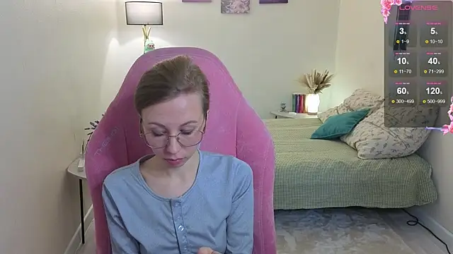 Lill Mary online show from 10-20-25, 02:23