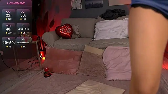 BetsyGonzale online show from 02-12-25, 04:23