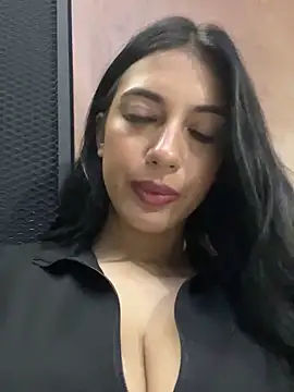 BetsyGonzale online show from 03-01-25, 10:24