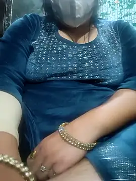 Snapshot of Bbw_Juice_Wife chatting on 02-15-25, 11:17 Bbw Juice Wife online show from 02-15-25, 11:17