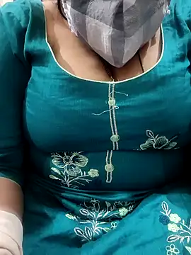 Snapshot of Bbw_Juice_Wife chatting on 02-21-25, 10:50 Bbw Juice Wife online show from 02-21-25, 10:50