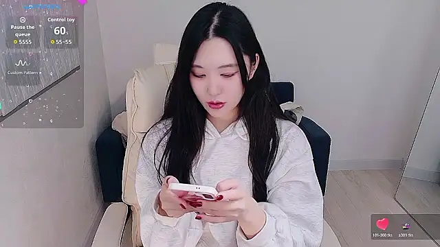 who Lilly online show from 11-05-25, 02:17