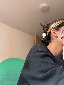 baby lizy online show from 10-16-25, 07:15