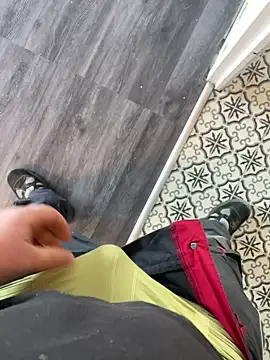 Snapshot of lescoquin2215 chatting on 12-31-24, 08:37 lescoquin2215 online show from 12-31-24, 08:37