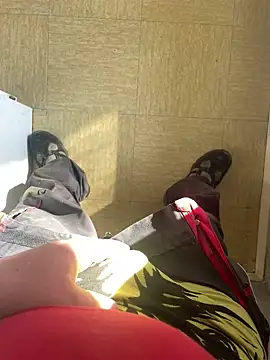 Snapshot of lescoquin2215 chatting on 01-29-25, 10:05 lescoquin2215 online show from 01-29-25, 10:05