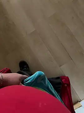 Snapshot of lescoquin2215 chatting on 11-27-25, 10:39 lescoquin2215 online show from 11-27-25, 10:39